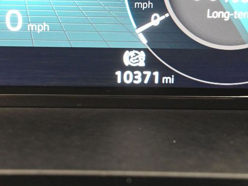 Used 2024 Volkswagen Atlas Cross Sport SE image 30