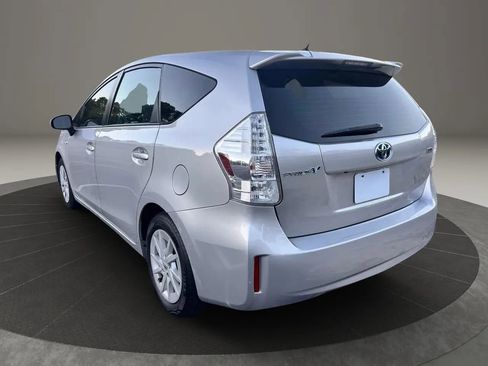Used 2014 Toyota Prius V Five image 2