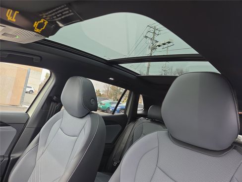 New 2026 Volkswagen Tiguan SE R-Line image 21