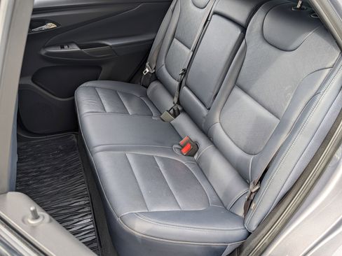 Used 2023 Chevrolet Bolt EUV LT w/ Convenience Package image 17