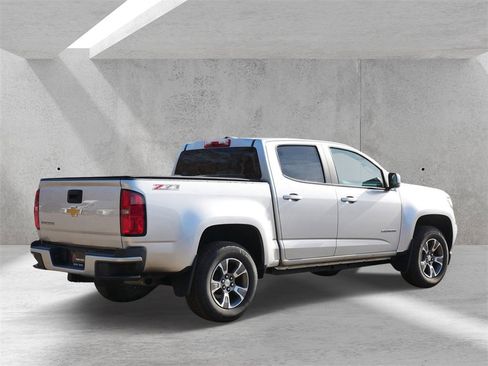 Used 2015 Chevrolet Colorado Z71 image 3