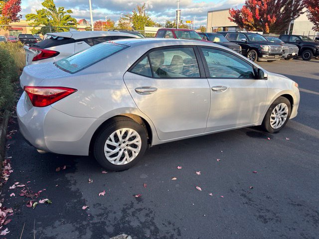 Used 2017 Toyota Corolla LE FWD image 2