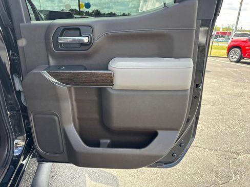 Used 2020 GMC Sierra 1500 Elevation w/ Elevation Value Package image 17