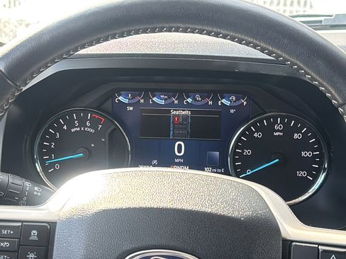 Used 2023 Ford Expedition XLT image 30