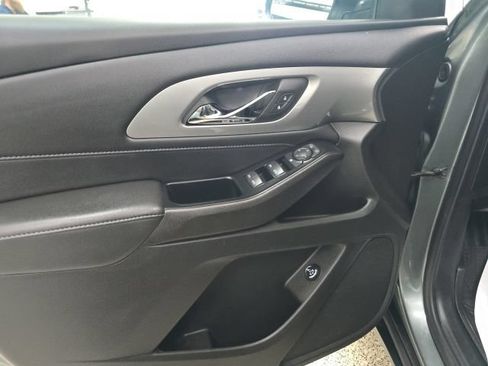 Used 2023 Chevrolet Traverse LT w/ Rear Camera Mirror Package AWD/4WD image 14