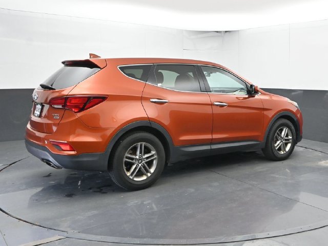 Used 2017 Hyundai Santa Fe Sport AWD/4WD image 2