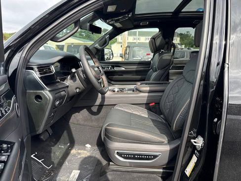 New 2026 Jeep Grand Wagoneer Summit AWD/4WD image 17
