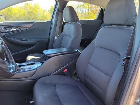Used 2018 Chevrolet Malibu LT image 14