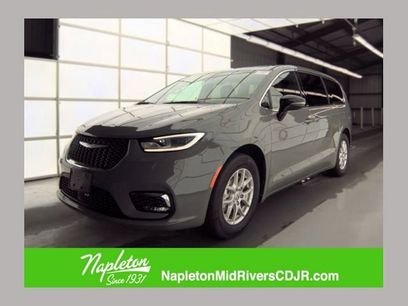 Certified 2025 Chrysler Pacifica Select