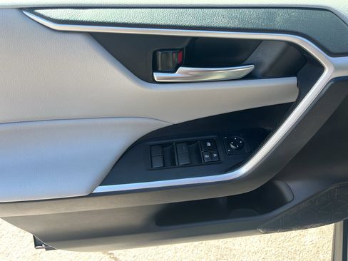 Used 2021 Toyota RAV4 XLE w/ Convenience Package image 20