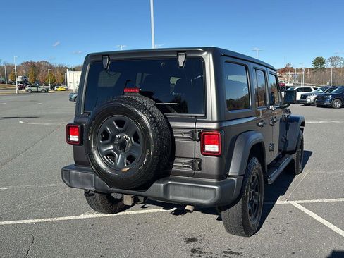 Used 2019 Jeep Wrangler Unlimited Sport image 7