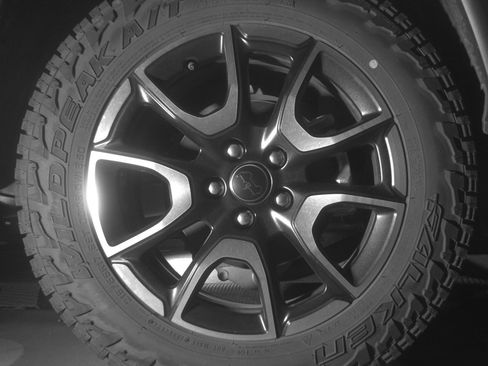 Used 2025 Jeep Compass Trailhawk image 15