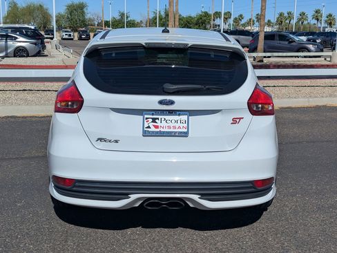Used 2018 Ford Focus ST w/ Equipment Group 402A FWD image 5