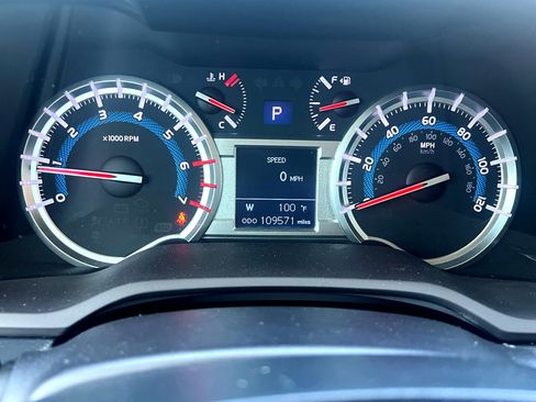 Used 2018 Toyota 4Runner SR5 image 18