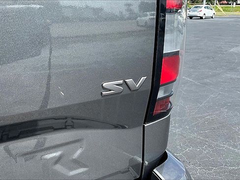 Used 2022 Nissan Frontier SV w/ Technology Package image 8