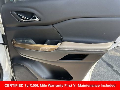 Used 2023 GMC Acadia SLE w/ Driver Convenience Package AWD/4WD image 13