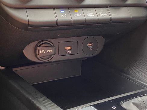 Certified 2025 Hyundai Elantra SE FWD image 20