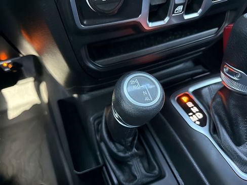 Used 2020 Jeep Gladiator Sport w/ Quick Order Package 24S AWD/4WD image 20