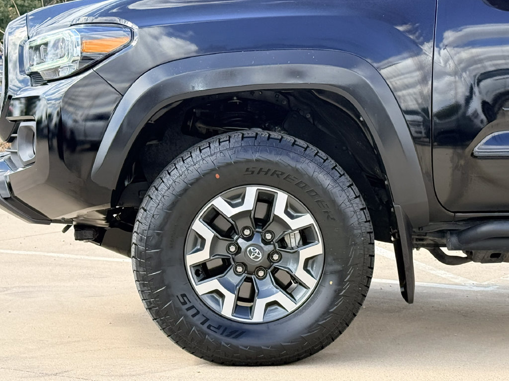 Used 2023 Toyota Tacoma TRD Off-Road w/ TRD Premium Off Road Package AWD/4WD image 6