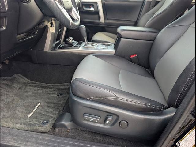 Used 2017 Toyota 4Runner SR5 Premium AWD/4WD image 9