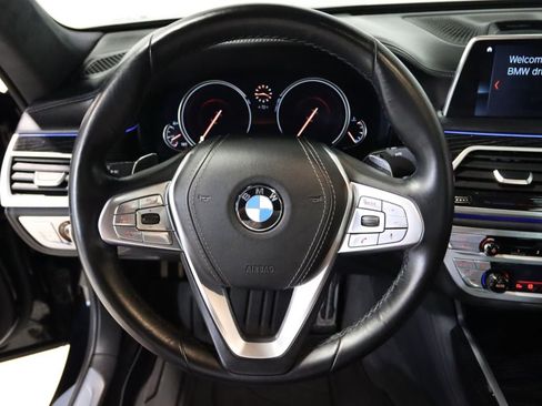 Used 2019 BMW 750i RWD image 43