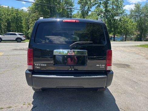 Used 2007 Dodge Nitro R/T AWD/4WD image 14