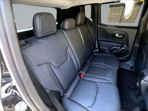Used 2023 Jeep Renegade Trailhawk w/ Trailhawk Elite Group AWD/4WD image 26