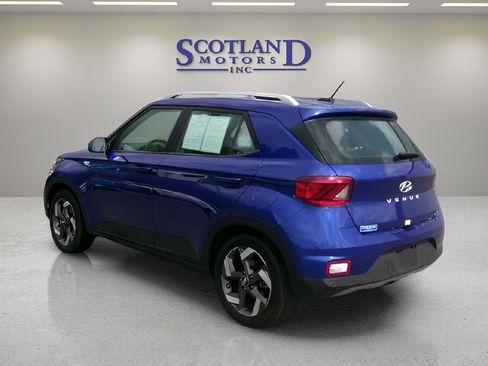 Used 2024 Hyundai Venue SEL image 8