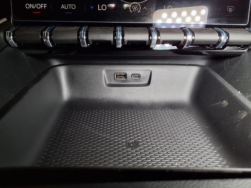 New 2027 GMC Terrain Elevation w/ Elevation Premium Package FWD image 19
