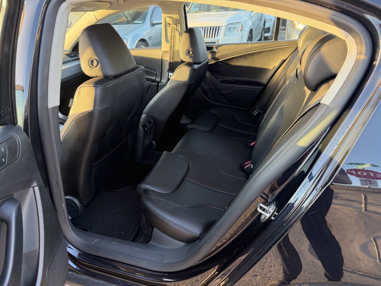 Used 2010 Volkswagen Passat Komfort FWD image 10