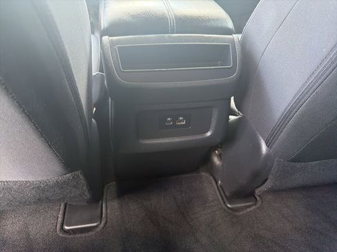 Used 2023 Nissan Pathfinder S FWD image 15