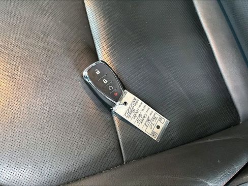 Used 2019 Chevrolet Bolt Premier w/ Infotainment Package image 36