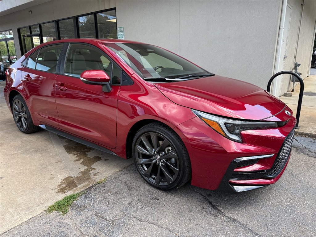 Used 2023 Toyota Corolla SE w/ SE Premium Package FWD image 1