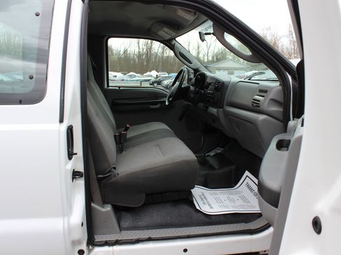 Used 2005 Ford F250 XLT image 29