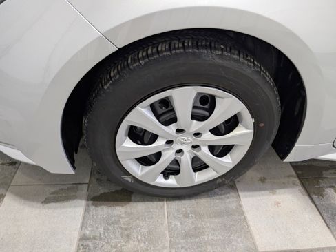 Used 2025 Toyota Corolla LE image 7