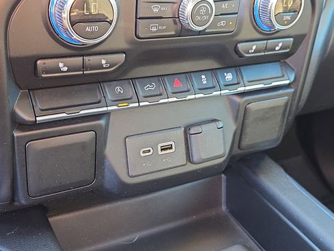 Used 2019 GMC Sierra 1500 Elevation w/ Elevation Value Package image 25