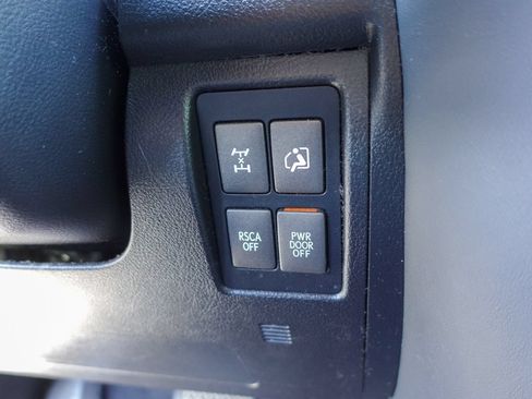 Used 2014 Lexus LX 570 4WD w/ Luxury Package image 24