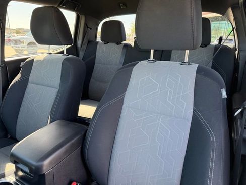 Used 2022 Toyota Tacoma TRD Sport w/ Technology Package image 10