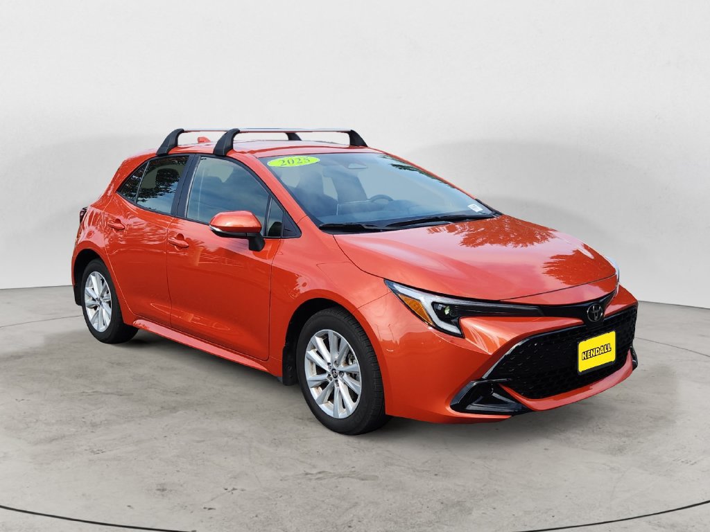 Used 2025 Toyota Corolla SE FWD image 3