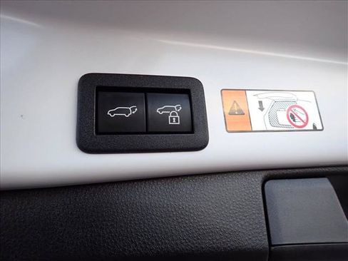 Used 2026 Toyota RAV4 XSE w/ Panoramic Sun Roof Package AWD/4WD image 9
