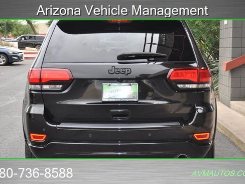 Used 2017 Jeep Grand Cherokee Altitude RWD image 9