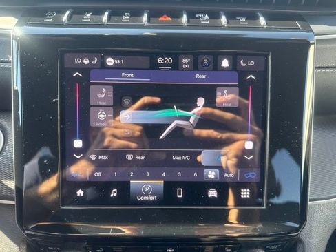 Certified 2024 Jeep Grand Cherokee L Altitude AWD/4WD image 18