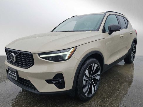 New 2026 Volvo XC40 B5 Ultra w/ Climate Package image 7