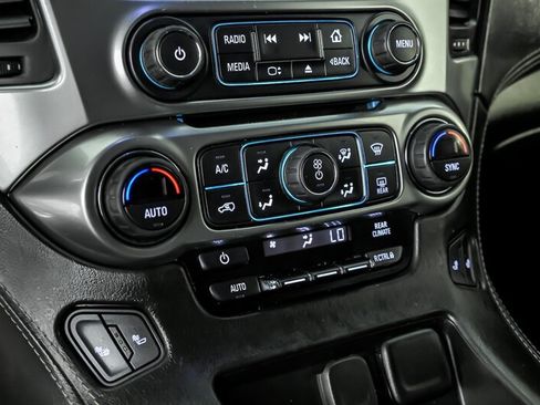 Used 2018 Chevrolet Suburban LT AWD/4WD image 27