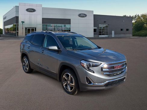 Used 2019 GMC Terrain SLT image 2
