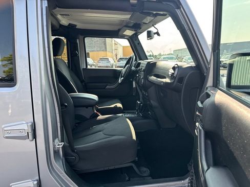 Used 2018 Jeep Wrangler Unlimited Sport S AWD/4WD image 33