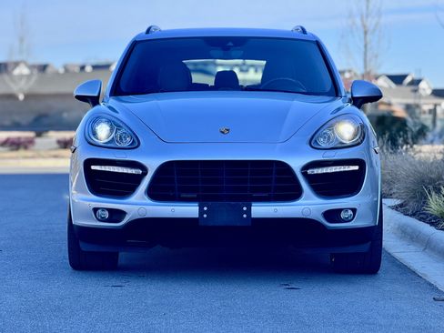 Used 2014 Porsche Cayenne Turbo S AWD/4WD image 12