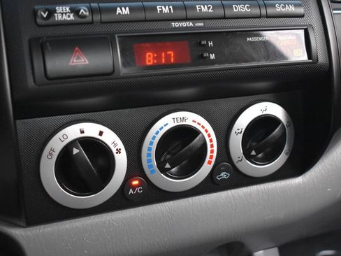 Used 2005 Toyota Tacoma 2WD Regular Cab image 33