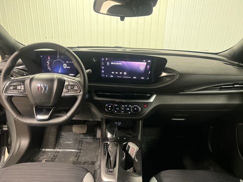 Certified 2024 Buick Envista Preferred w/ Convenience I Package FWD image 17