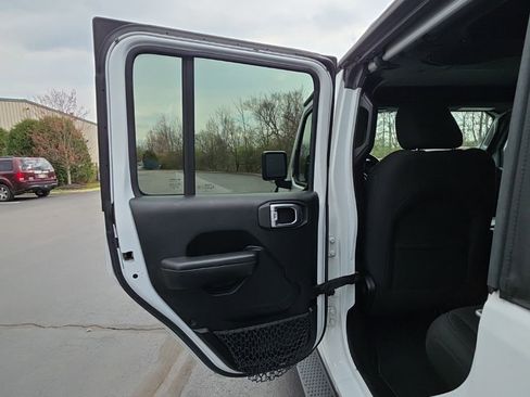 Used 2018 Jeep Wrangler Unlimited Sport S image 30